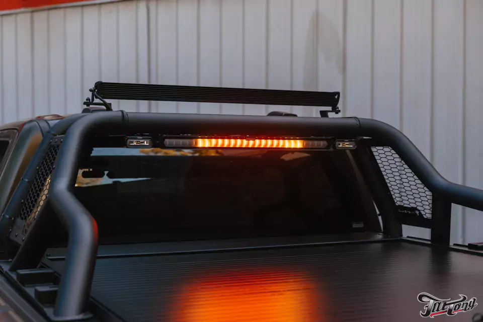 Установили пневмосигнал Тифон Т-37 и дополнительное освещение на Ford Raptor R